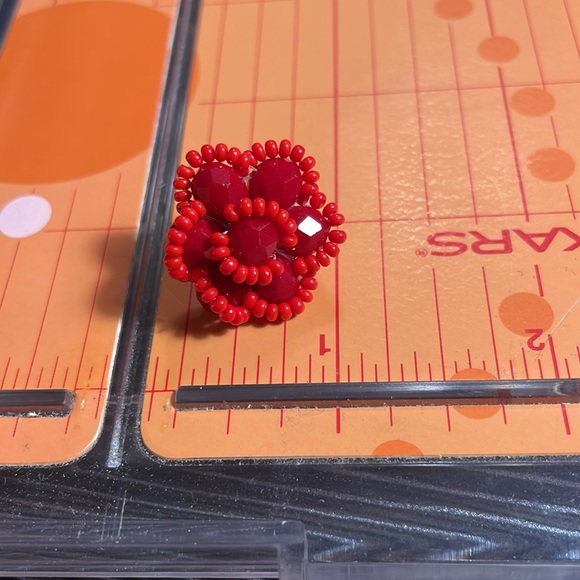 Handmade Red flower earrings - Picture 3 of 3